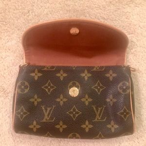 Louis Vuitton Pochette